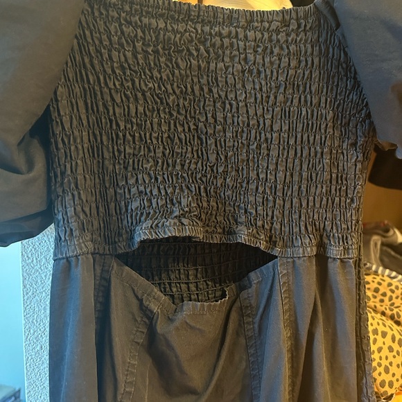 Moon River Off-The-Shoulder Cutout Dress - Petite Small - Picture 9 of 9